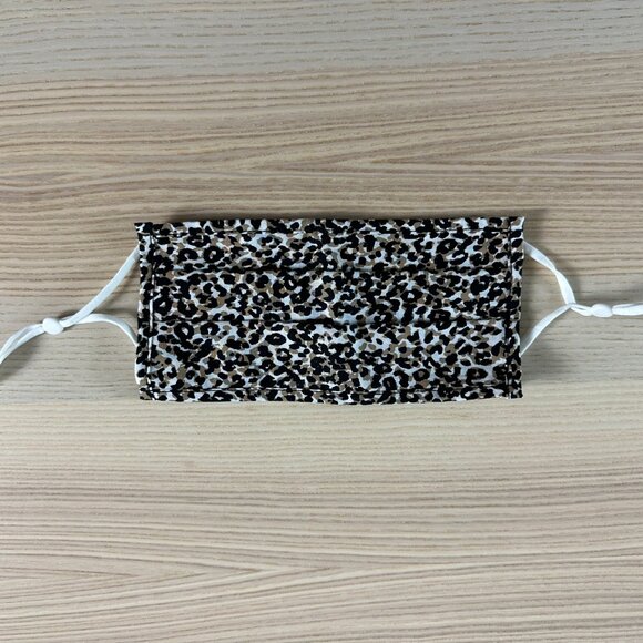 NWOT Set of 3 Old Navy Triple-Layer Cloth Pleated Face Masks for Adults - Picture 4 of 8